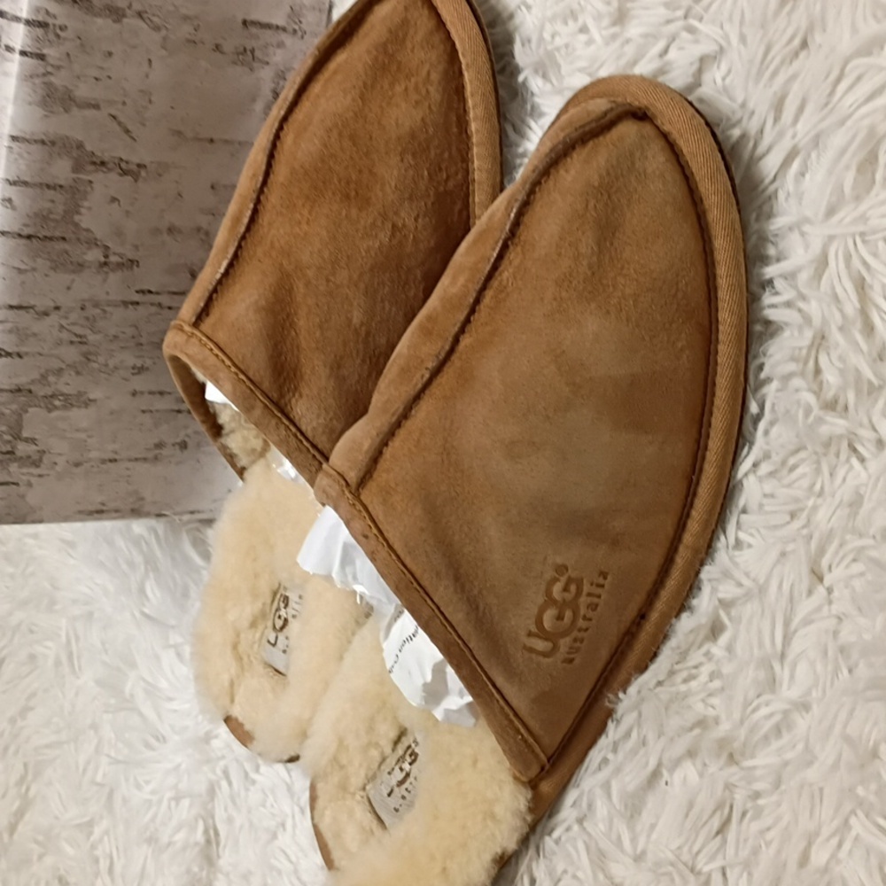 UGG Australia Tan Suede Sheepskin Slip On Sheepskin Lines Cozy Slippers 11